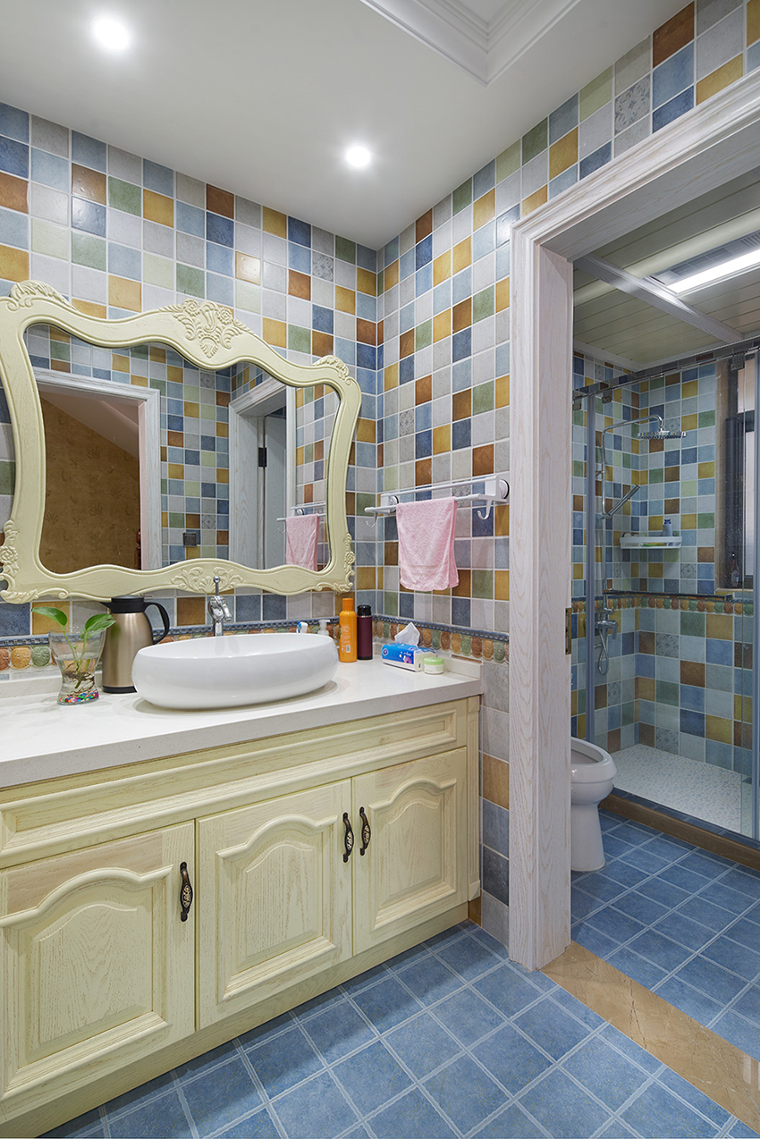 衛(wèi)生間.jpg 衛(wèi)生間.jpg