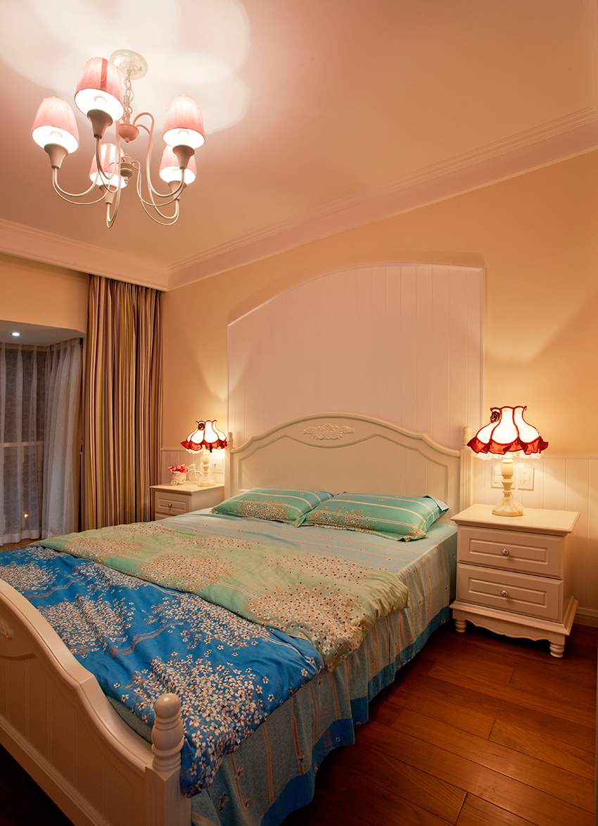 臥室.jpg 臥室.jpg