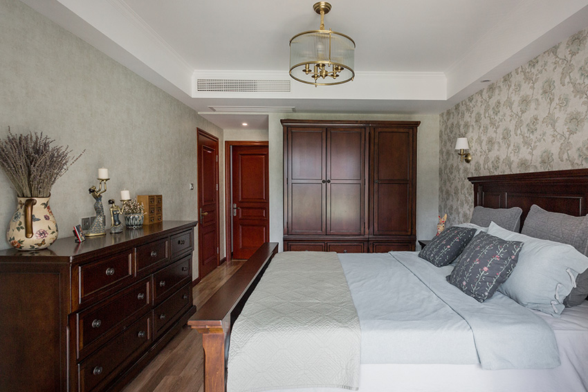 臥室.jpg 臥室.jpg