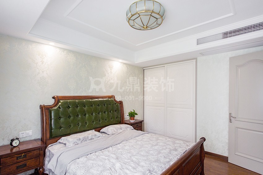 臥室.jpg 臥室.jpg