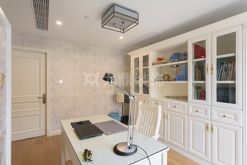 書房裝修效果圖.jpg 書房裝修效果圖.jpg