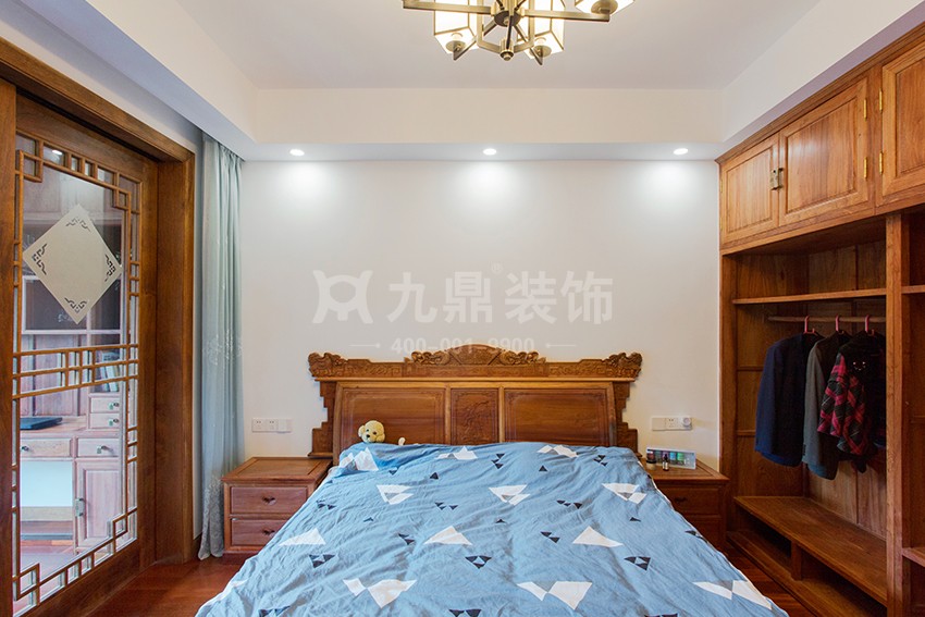 臥室裝修效果圖.jpg
