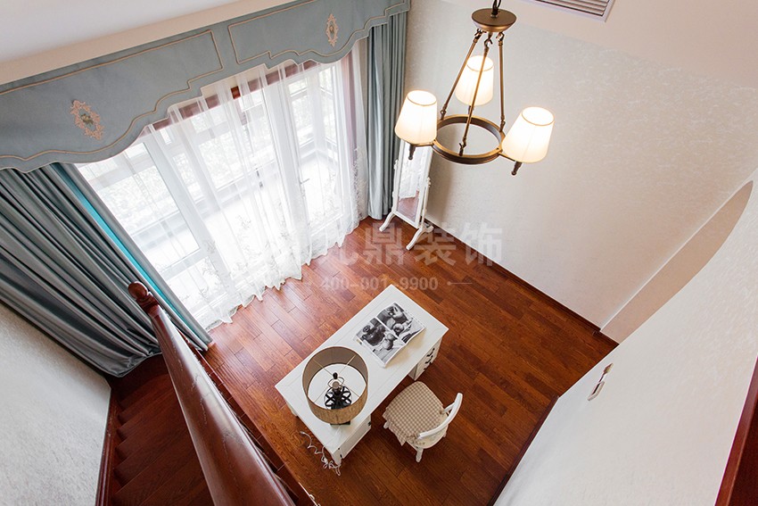 別墅樓梯裝修效果圖.jpg 別墅樓梯裝修效果圖.jpg