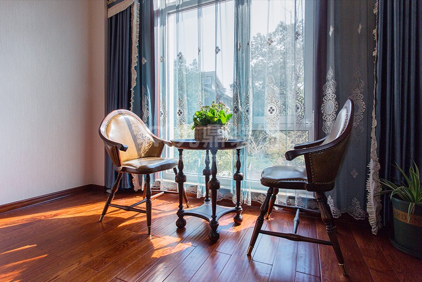 別墅窗戶裝修效果圖.jpg 別墅窗戶裝修效果圖.jpg