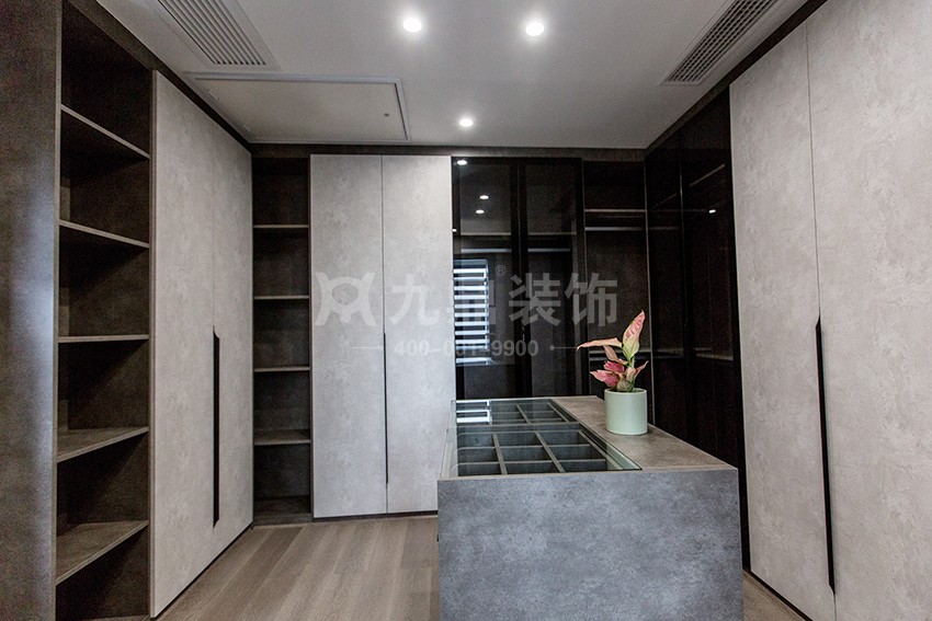 別墅衣帽間裝修圖